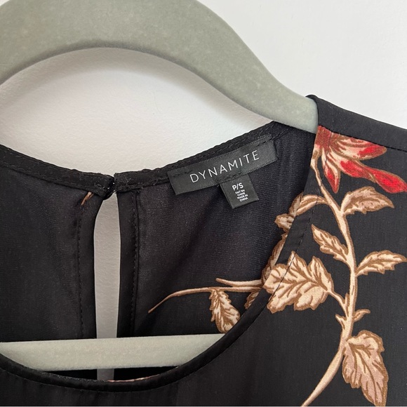 Dynamite Floral Blouse - Picture 6 of 6
